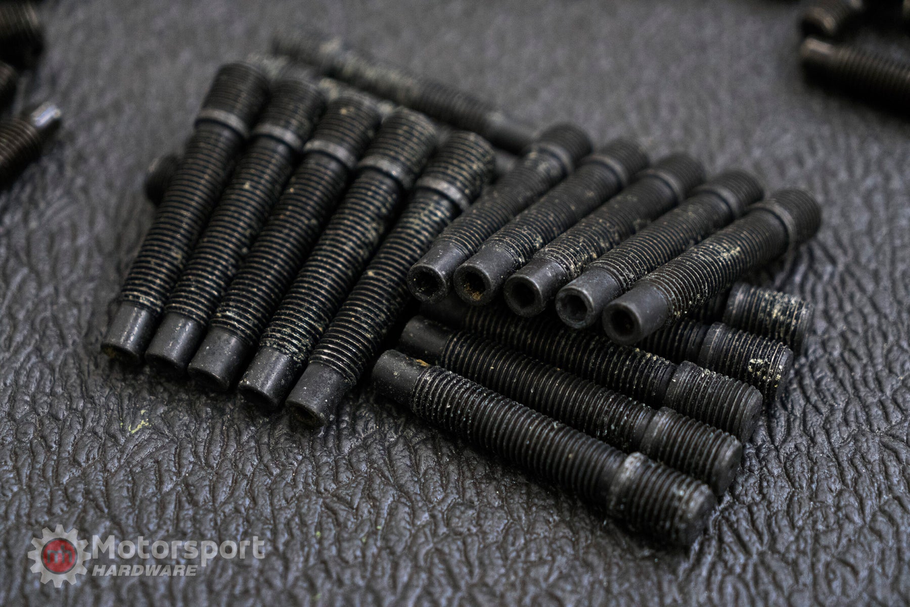 ADAPTER / CONVERSION STUD 14×1.5-12×1.5 78mm Black Bullet Nose Stud Kit