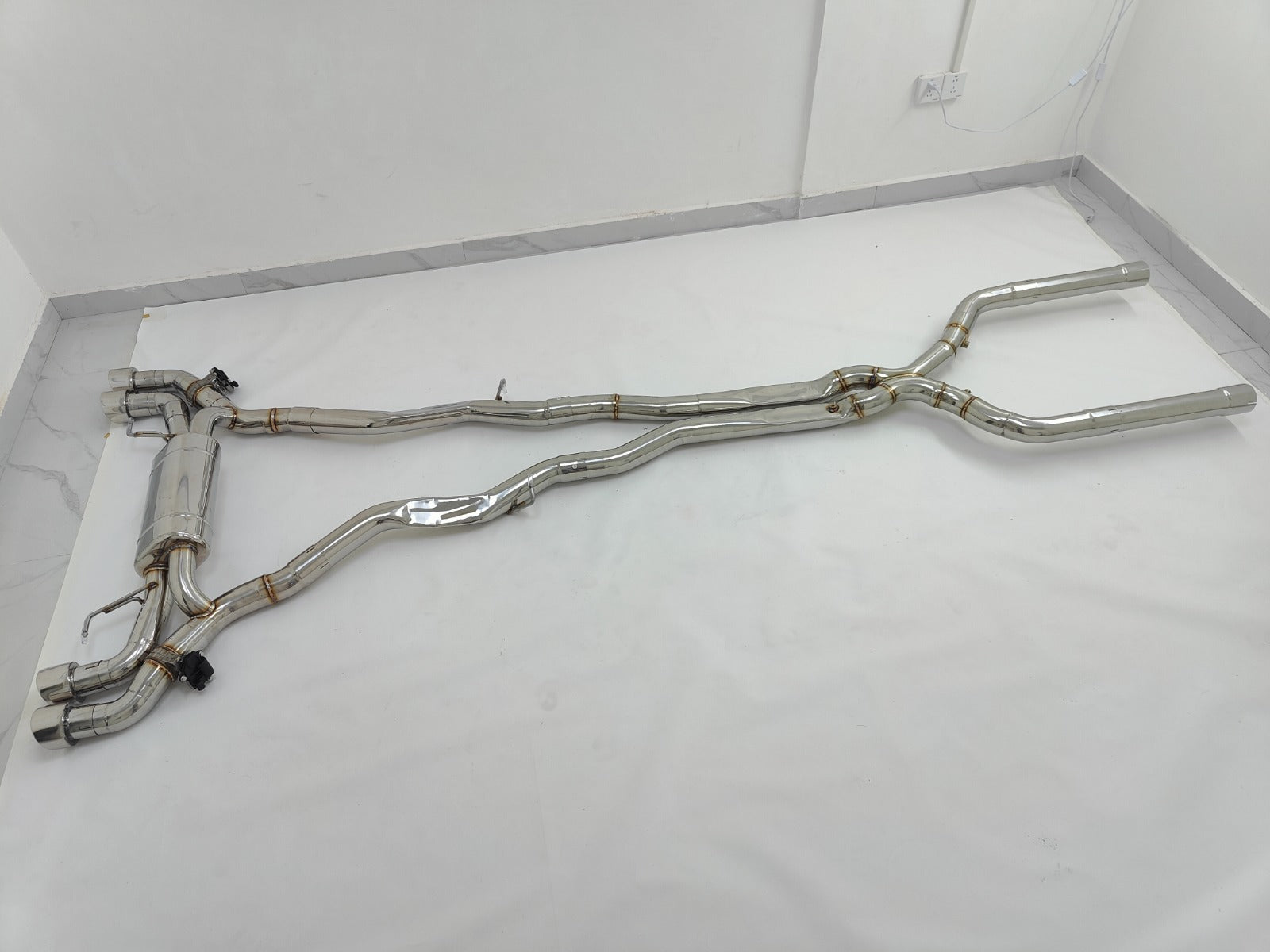 BMW M8 Stainless Steel Valved Exhaust (F91/F92/F93)